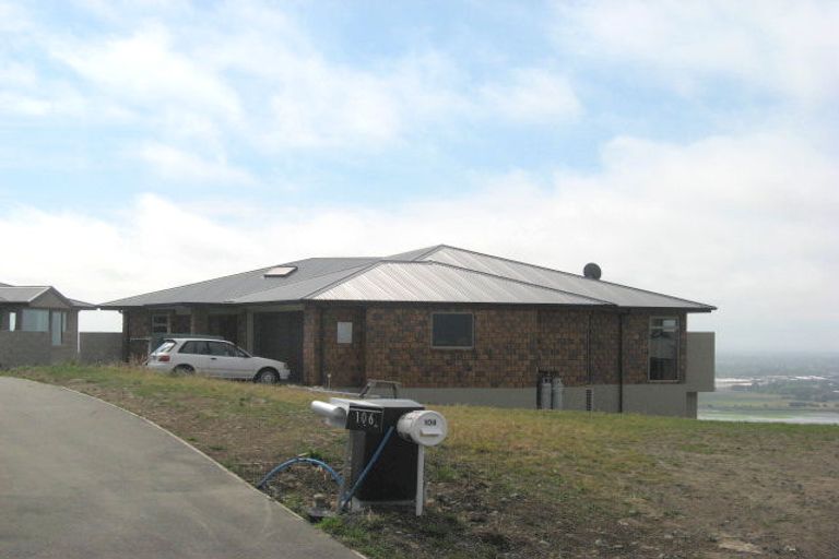 Photo of property in 104 Glenstrae Road, Redcliffs, Christchurch, 8081