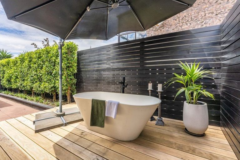 Photo of property in 2a Empire Road, Orewa, 0931