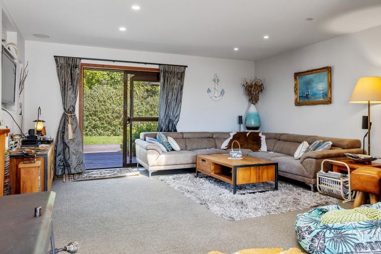 Photo of property in 14 Glen Mohr, Acacia Bay, Taupo, 3385
