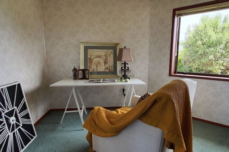 Photo of property in 12 Kotare Place, Sandspit, Warkworth, 0982