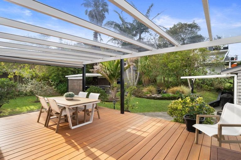 Photo of property in 2/531 Beach Road, Murrays Bay, Auckland, 0630