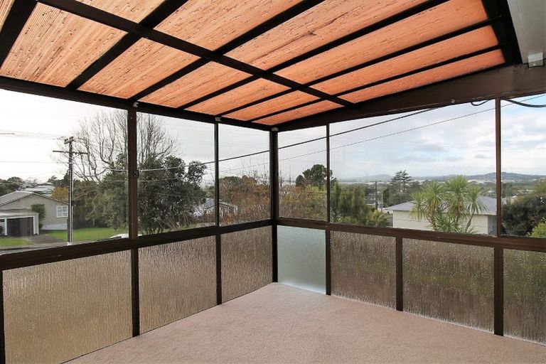 Photo of property in 13 Lyndhurst Road, Te Atatu South, Auckland, 0610