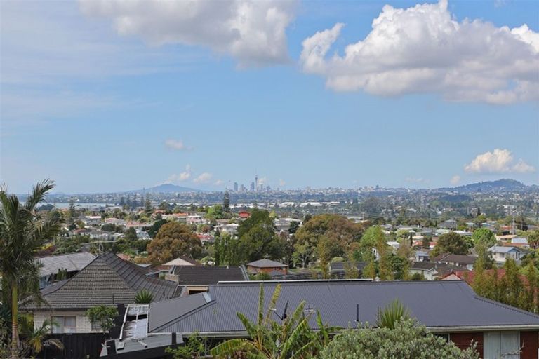 Photo of property in 4247 Great North Road, Glendene, Auckland, 0602