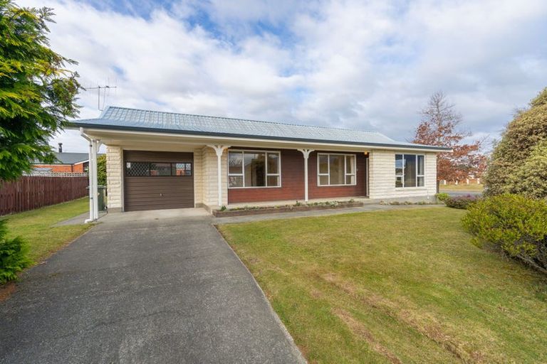 Photo of property in 37 Luxmore Drive, Te Anau, 9600
