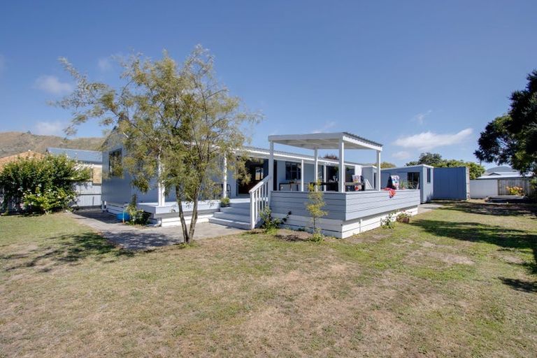 Photo of property in 60 Gillies Crescent, Waimarama, Havelock North, 4294
