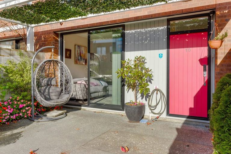 Photo of property in 10 Uku Lane, Hobsonville, Auckland, 0616