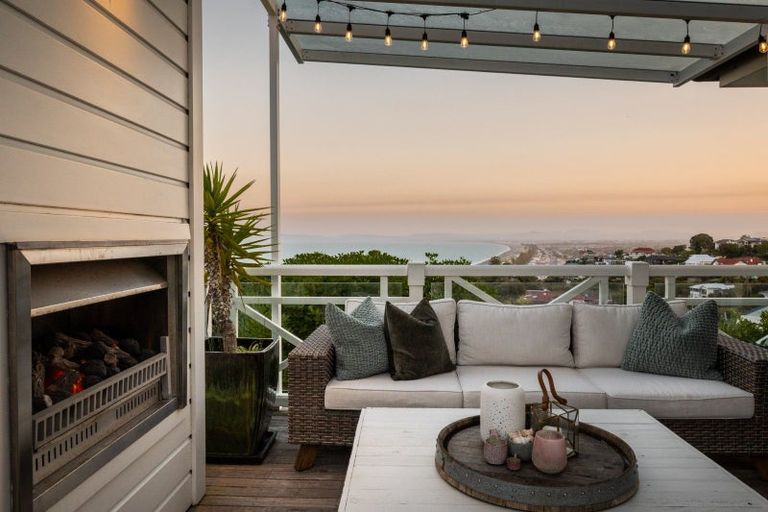 Photo of property in 8 Elizabeth Road, Bluff Hill, Napier, 4110