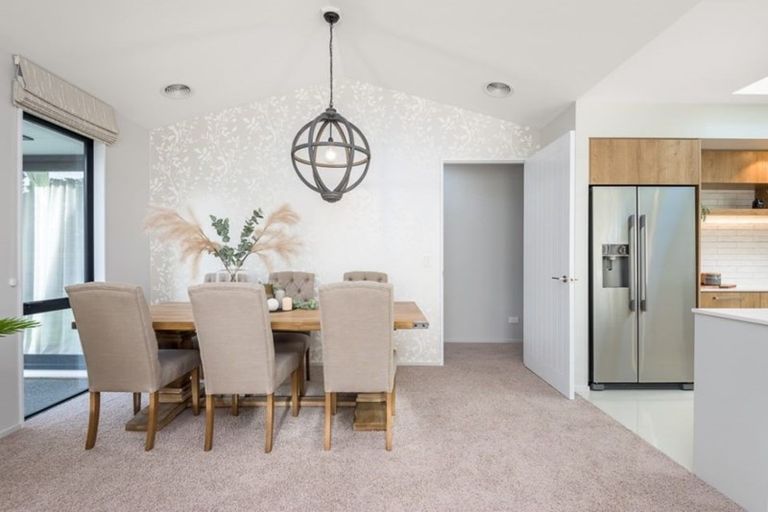 Photo of property in 138 Taupaki Road, Taupaki, 0782