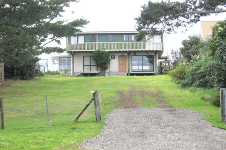 Photo of property in 104 Ocean Beach Road, Tairua, 3508
