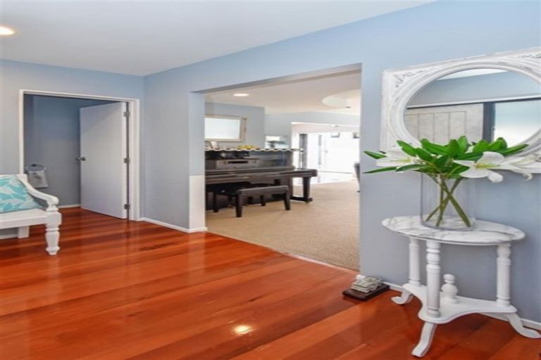 Photo of property in 337 Hill Road, The Gardens, Auckland, 2105