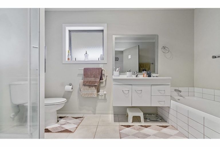 Photo of property in 36/64 Kawaha Point Road, Kawaha Point, Rotorua, 3010