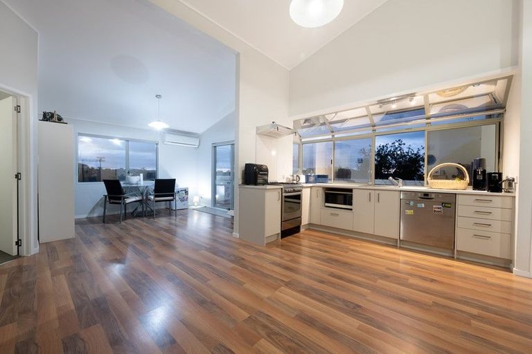 Photo of property in 2/24 Cranberry Place, Bucklands Beach, Auckland, 2012