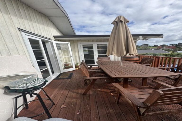 Photo of property in 1/245 Sturges Road, Henderson, Auckland, 0612