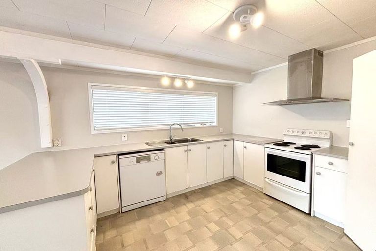 Photo of property in 47 Sturges Road, Henderson, Auckland, 0612