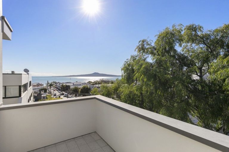 Photo of property in 61 St Heliers Road, Saint Heliers, Auckland, 1071