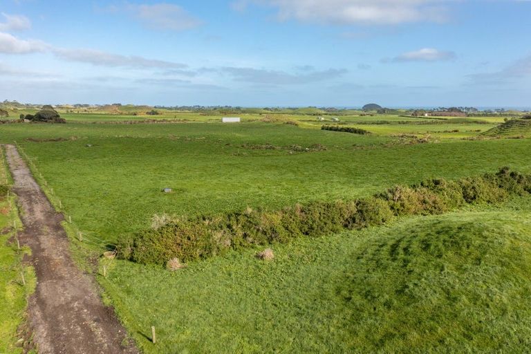 Photo of property in 22 Pungarehu Road, Pungarehu, 4685