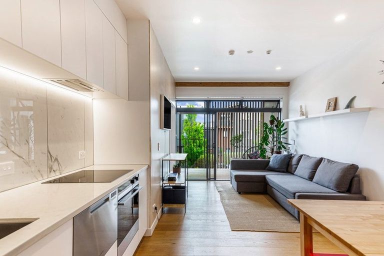 Photo of property in 6/167 Hobsonville Point Road, Hobsonville, Auckland, 0616