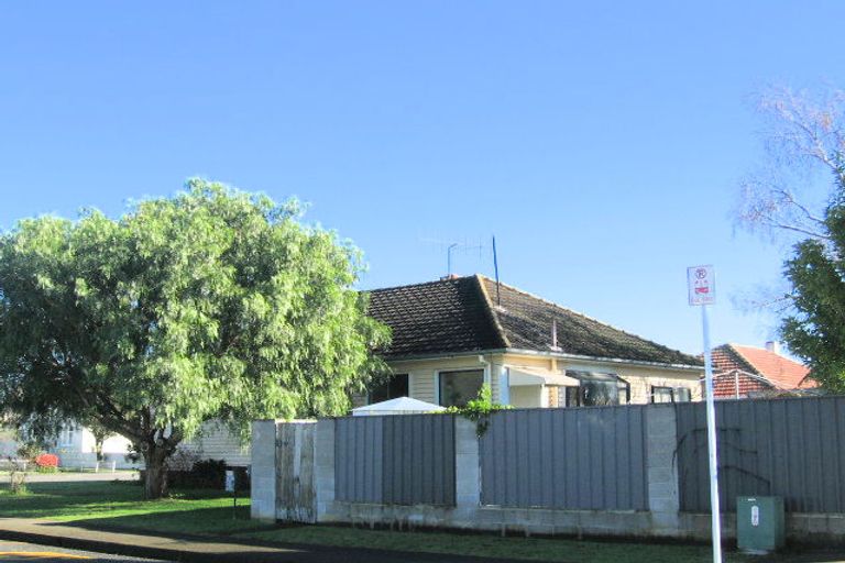 Photo of property in 700 Kowhai Street, Mahora, Hastings, 4120