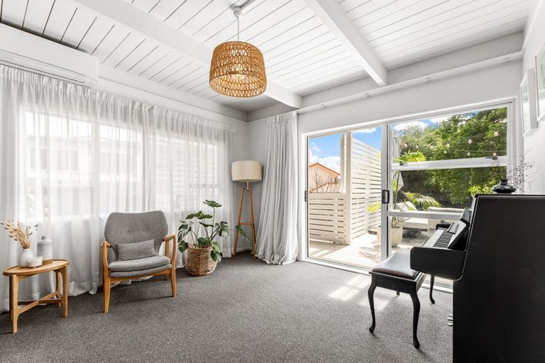 Photo of property in 122 Stanmore Bay Road, Stanmore Bay, Whangaparaoa, 0932