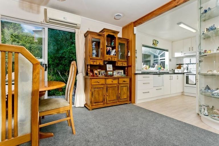 Photo of property in 3 Pohutukawa Avenue, Red Beach, 0932