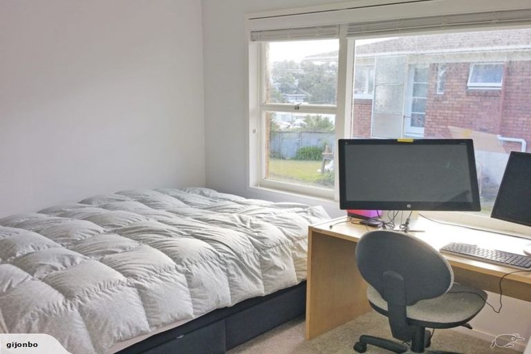 Photo of property in 1/28b Sunnynook Road, Sunnynook, Auckland, 0620