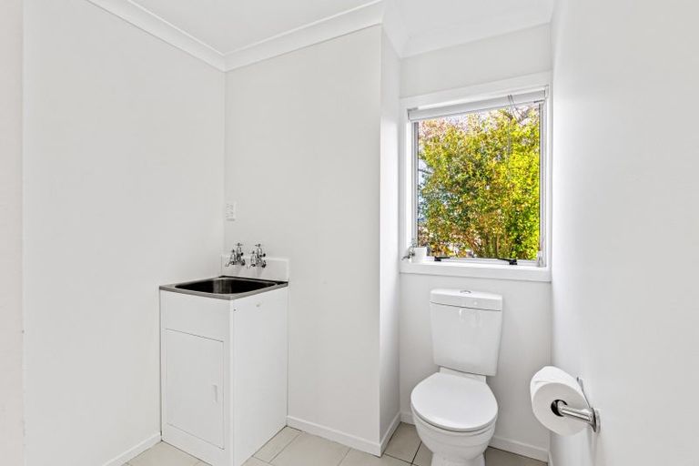 Photo of property in 219a Tukapa Street, Westown, New Plymouth, 4310