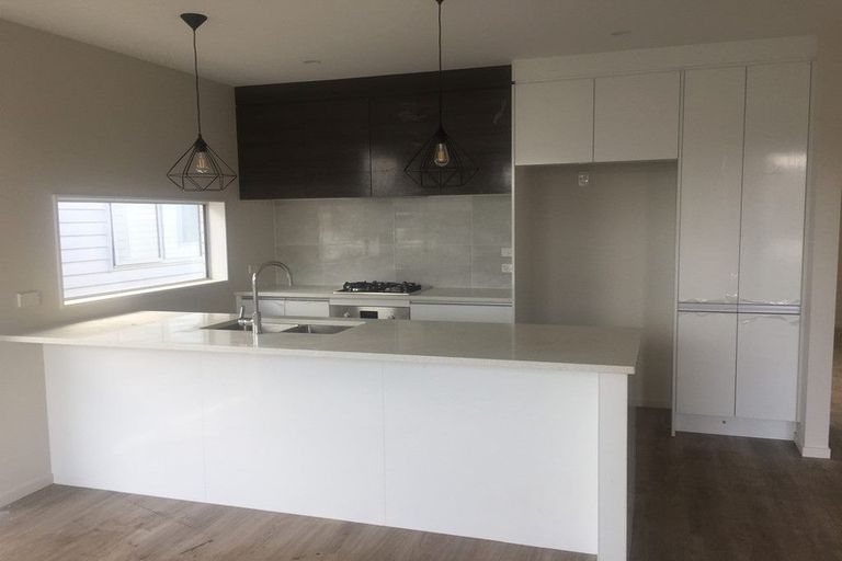 Photo of property in 11 Toropapa Close, Takanini, 2110