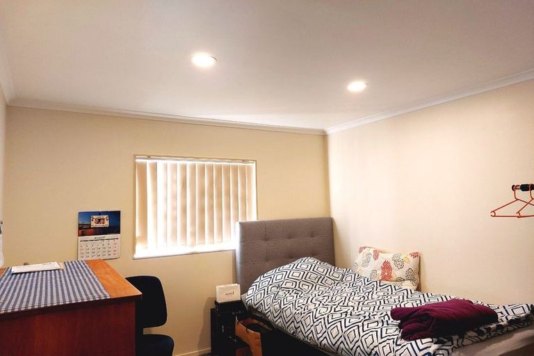 Photo of property in 5a Liddesdale Place, Papakura, 2110