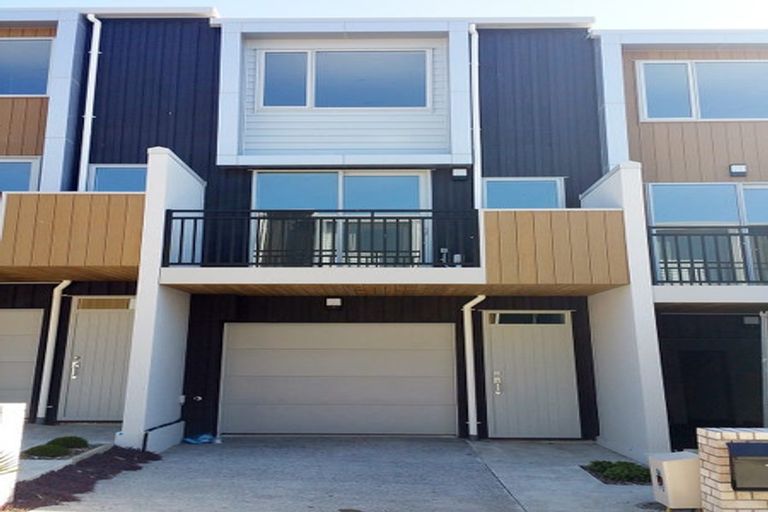 Photo of property in 7 Folkes Lane, New Lynn, Auckland, 0600