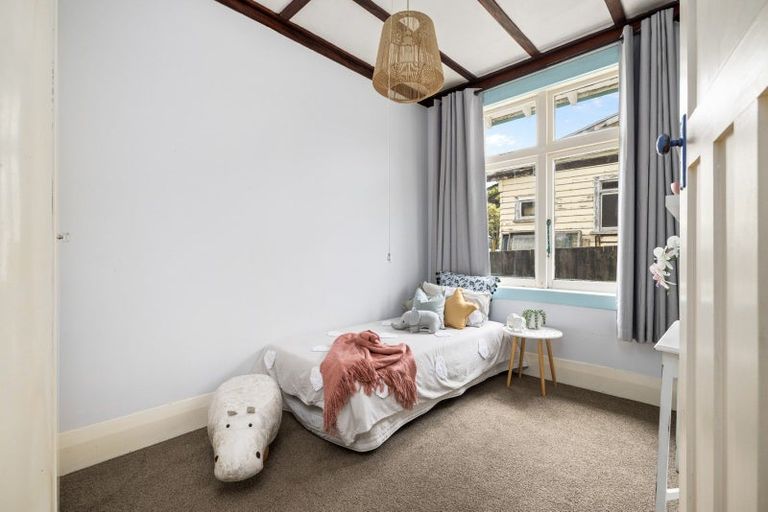 Photo of property in 1 Tapuaeotu Way, Welcome Bay, Tauranga, 3112