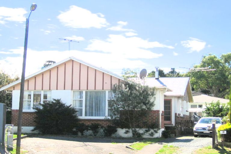 Photo of property in 2/7 Sequoia Place, Maoribank, Upper Hutt, 5018