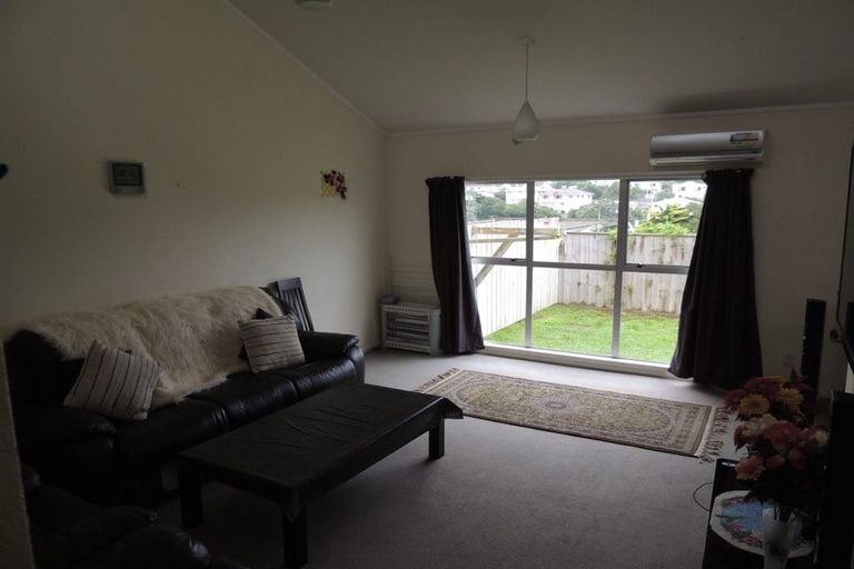Photo of property in 5 Glen Alton Avenue, Paparangi, Wellington, 6037