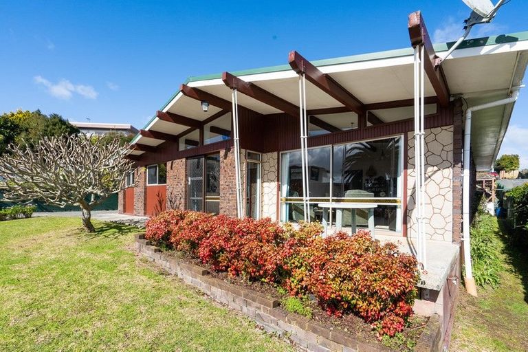 Photo of property in 20 Mountain Road, Morningside, Whangarei, 0110