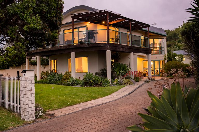 Photo of property in 64 Moana Road, Okitu, Gisborne, 4010