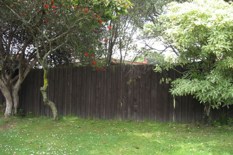 Photo of property in 16 Rosalind Road, Glenfield, Auckland, 0629