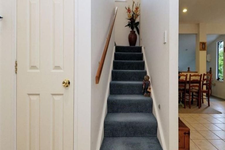 Photo of property in 35 Chamari Close, Titirangi, Auckland, 0604