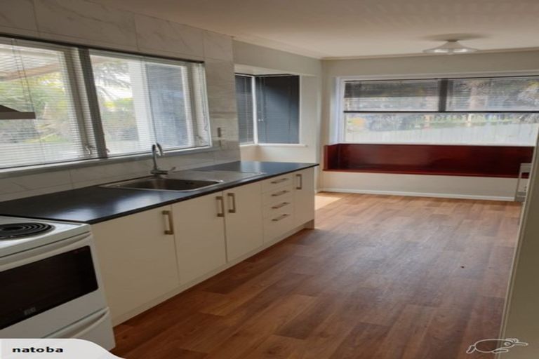 Photo of property in 57 Barrys Road, Glendene, Auckland, 0602