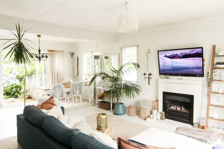 Photo of property in 126 Huatoki Street, Frankleigh Park, New Plymouth, 4310