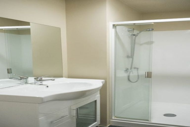 Photo of property in Atrium Apartments, 2c/154 The Terrace, Wellington Central, Wellington, 6011