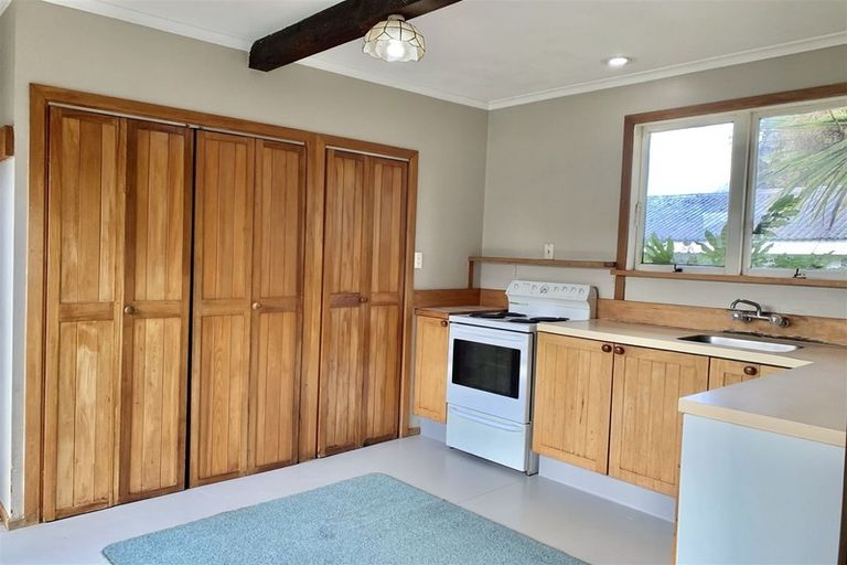 Photo of property in 6 Avonhead Road, Avonhead, Christchurch, 8042