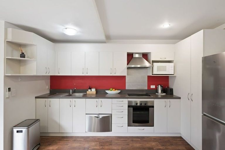 Photo of property in 1/30 Mathesons Road, Phillipstown, Christchurch, 8011