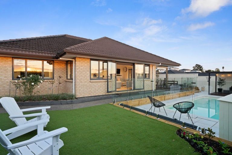 Photo of property in 16 Tokerau Crescent, Pukekohe, 2120