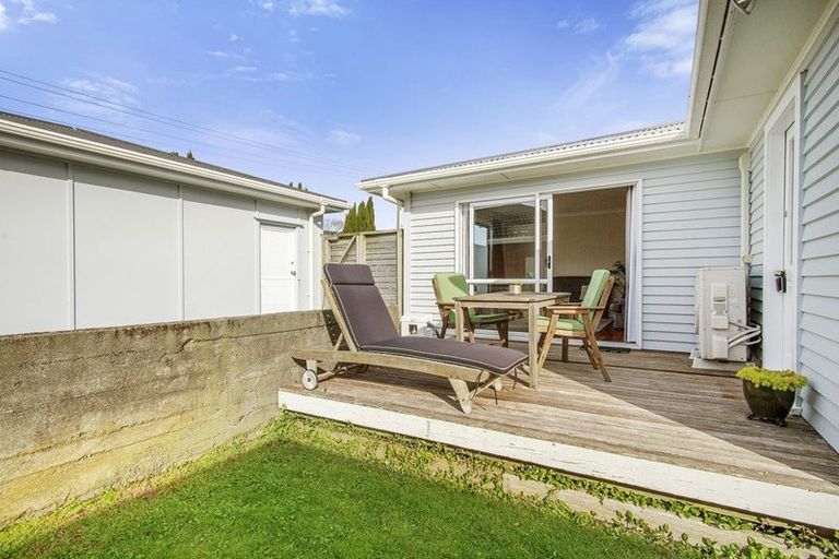 Photo of property in 3 Findlay Street, Tawa, Wellington, 5028