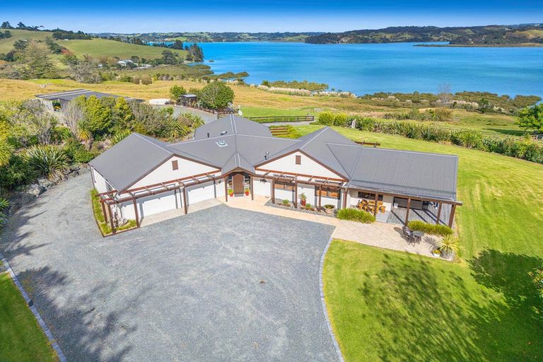 Photo of property in 71 Goodall Road, Snells Beach, 0920