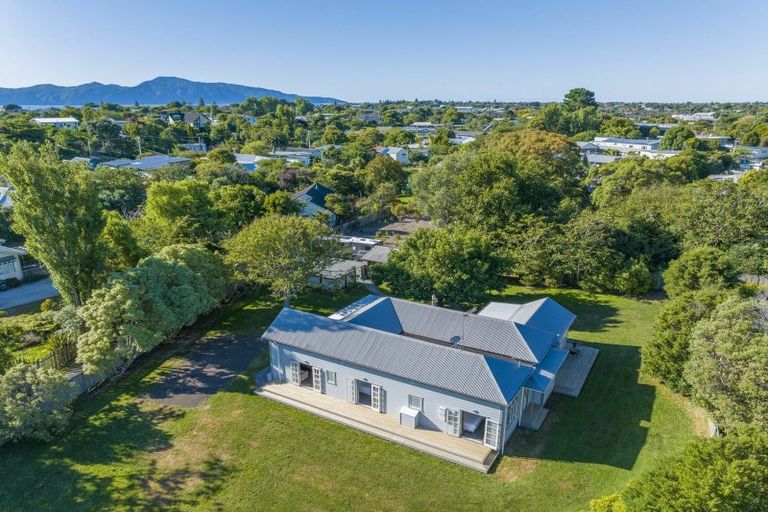 Photo of property in 43 Dale Road, Raumati South, Paraparaumu, 5032