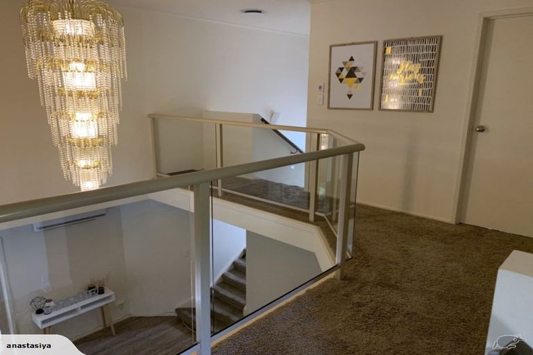 Photo of property in 13 Crimson Park, Oteha, Auckland, 0632