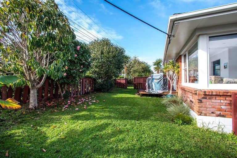 Photo of property in 1/12 Walter Street, Hauraki, Auckland, 0622