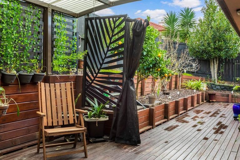 Photo of property in 53 Chesterfield Way, Orewa, 0931