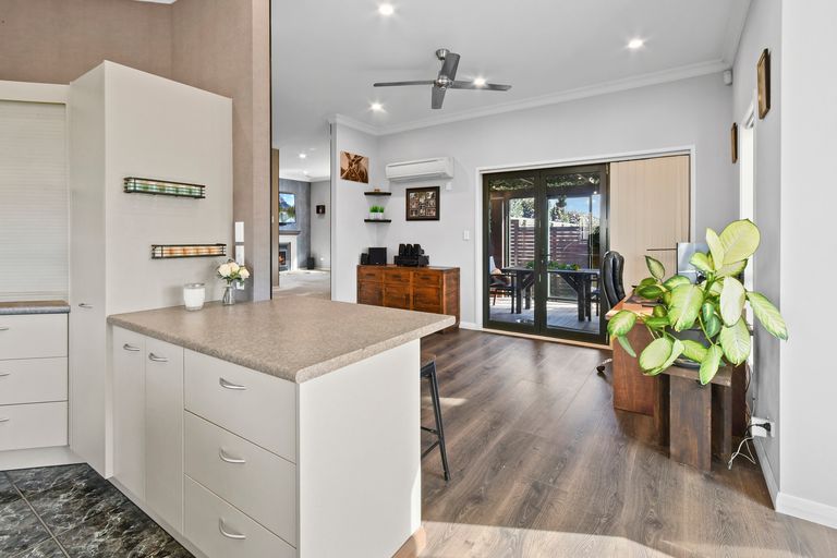 Photo of property in 27 Premila Drive, Pukekohe, 2120