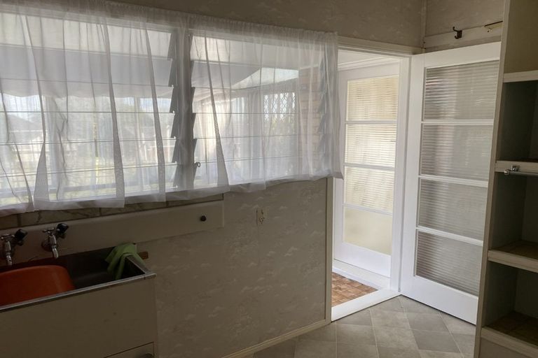 Photo of property in 10 Renwick Street, Papakura, 2110